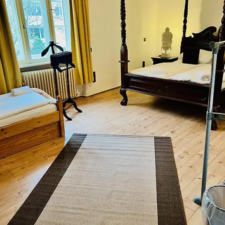 Nest Hotel 3*
