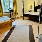 Nest Hotel 3*