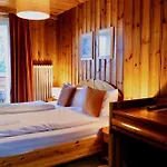 Nest Hotel