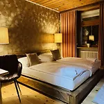 Hotel Nest